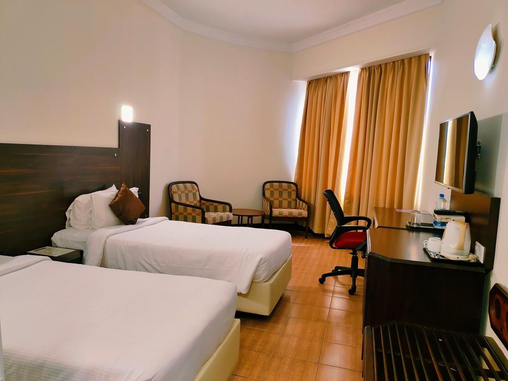 Hotel Presidency Kochi Exterior foto