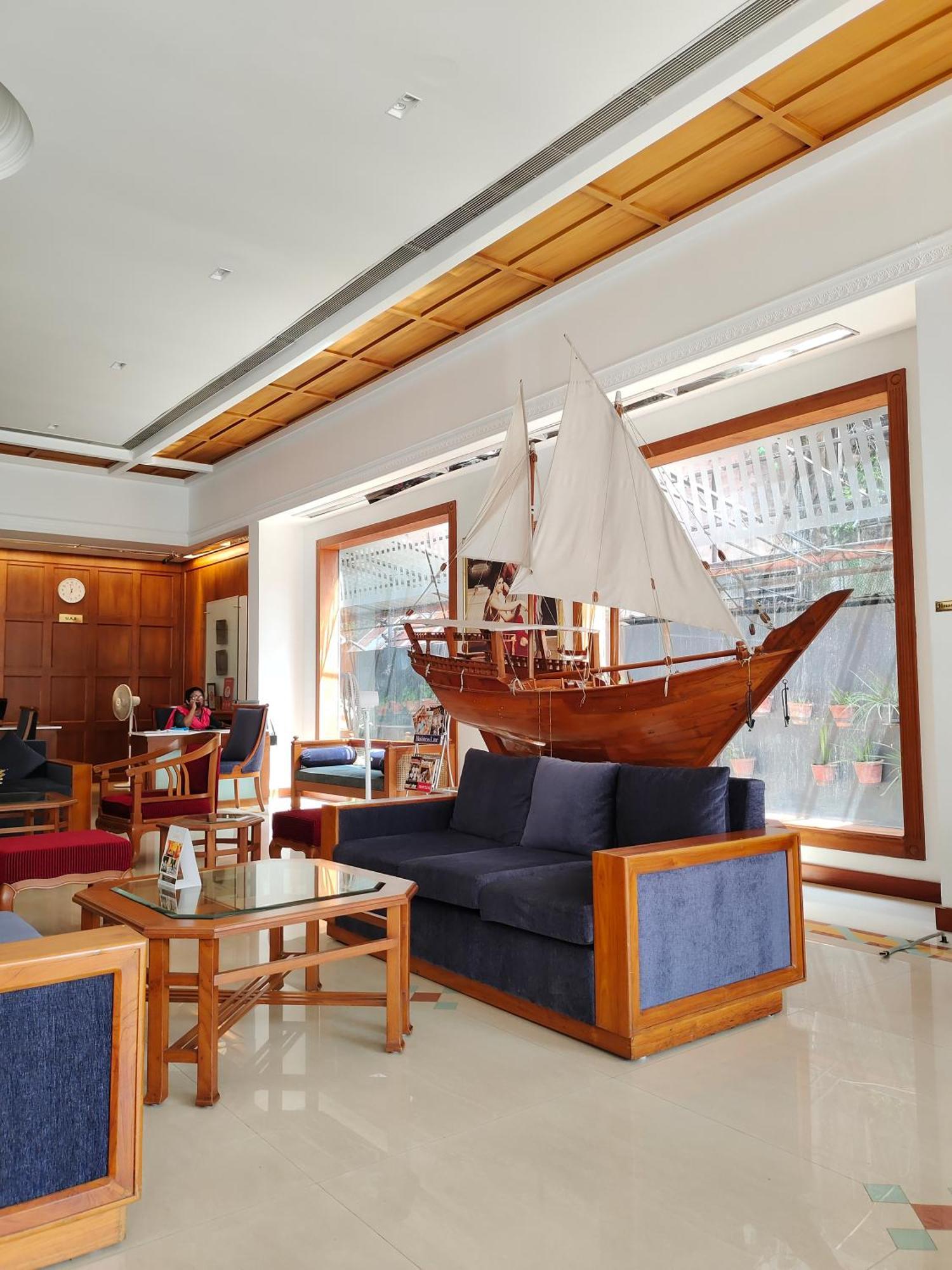 Hotel Presidency Kochi Exterior foto