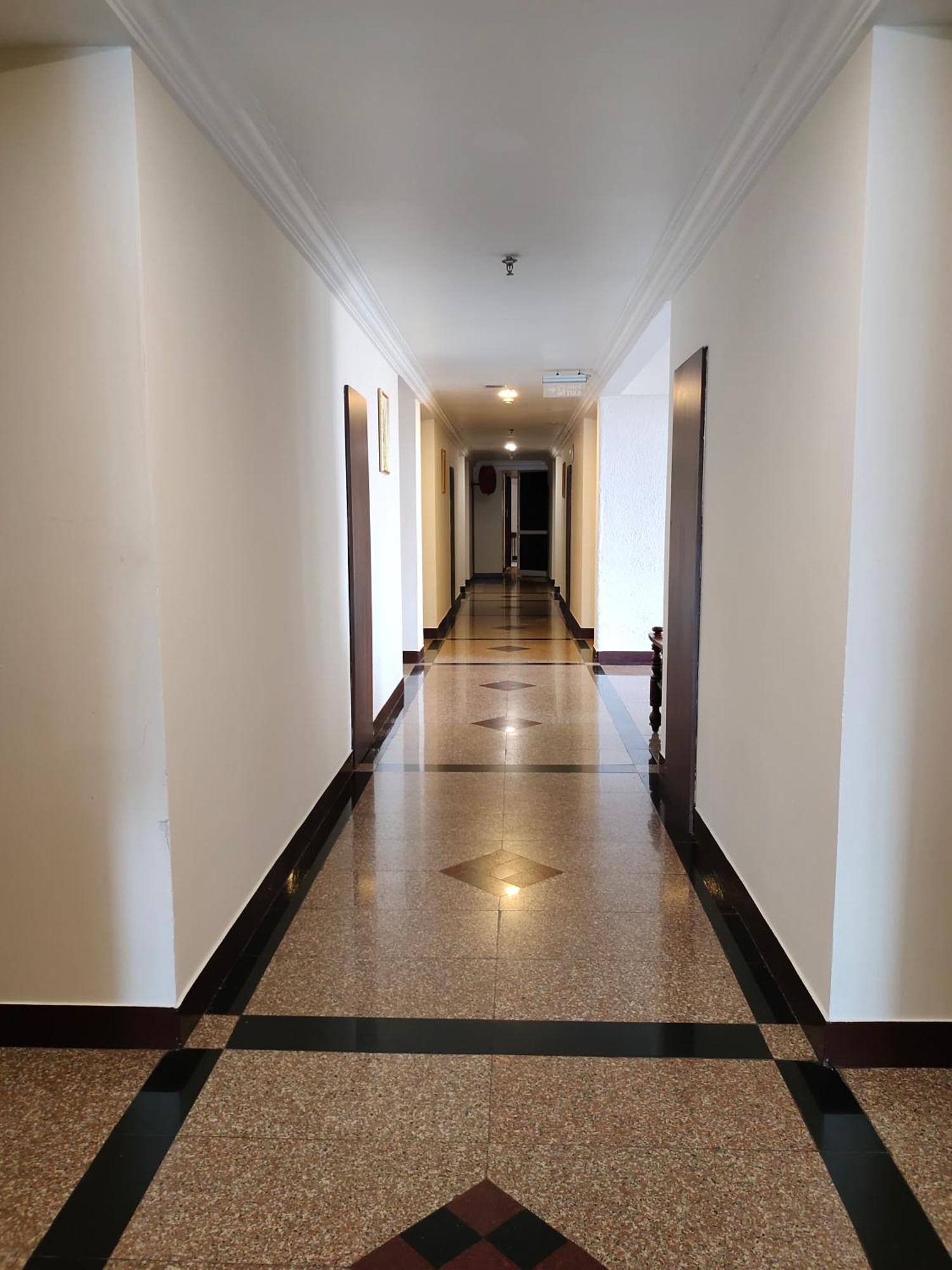 Hotel Presidency Kochi Exterior foto