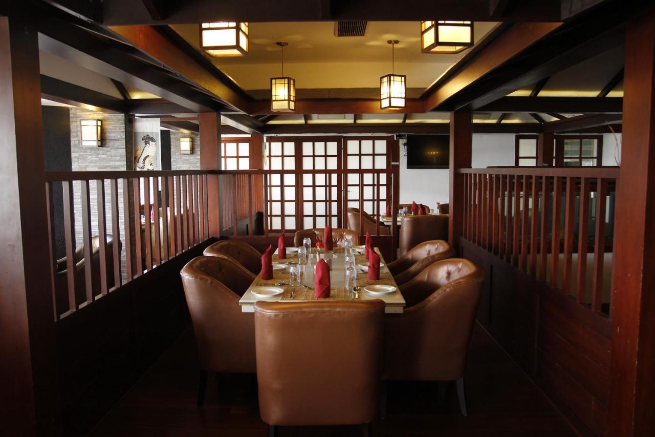 Hotel Presidency Kochi Exterior foto